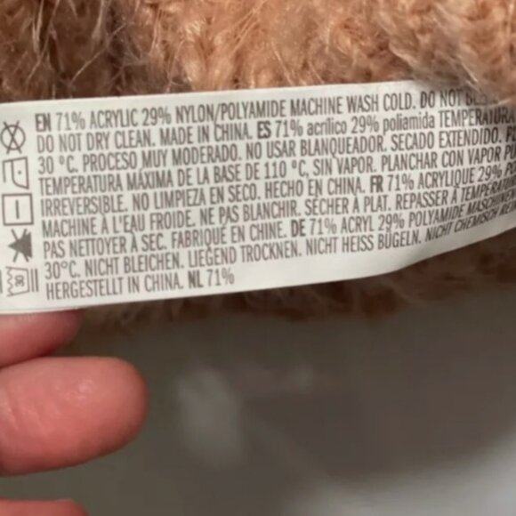 Pink fuzzy crop sweater - Picture 3 of 3